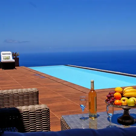Moderne Architekten-villa Mit Infinity-pool Und Meerblick By Interhome Puntagorda